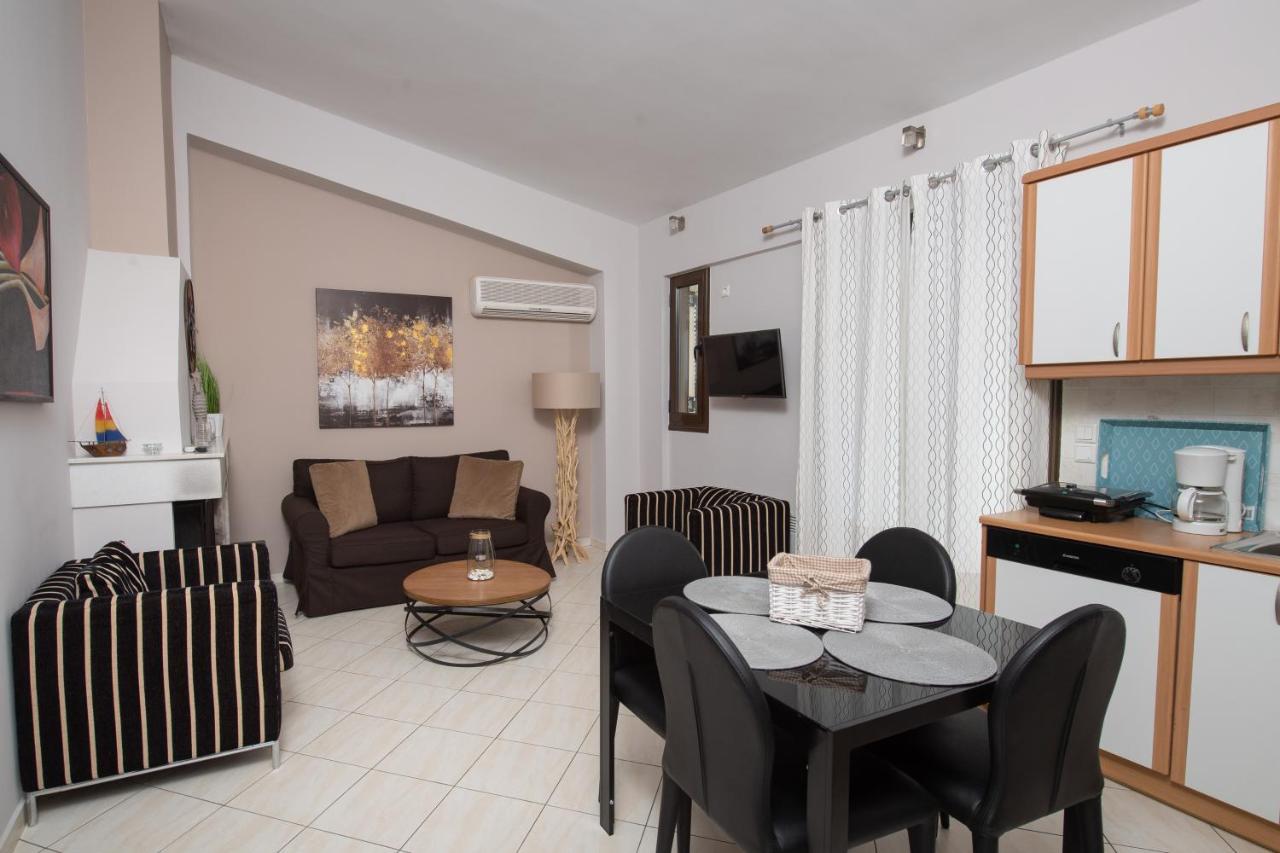 Punda 4 Seasons Apartment Diakopto Bagian luar foto